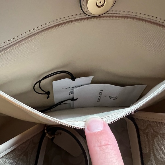 NEW WITH TAGS COACH LEATHER DRAGON PURSE - Picture 4 of 6